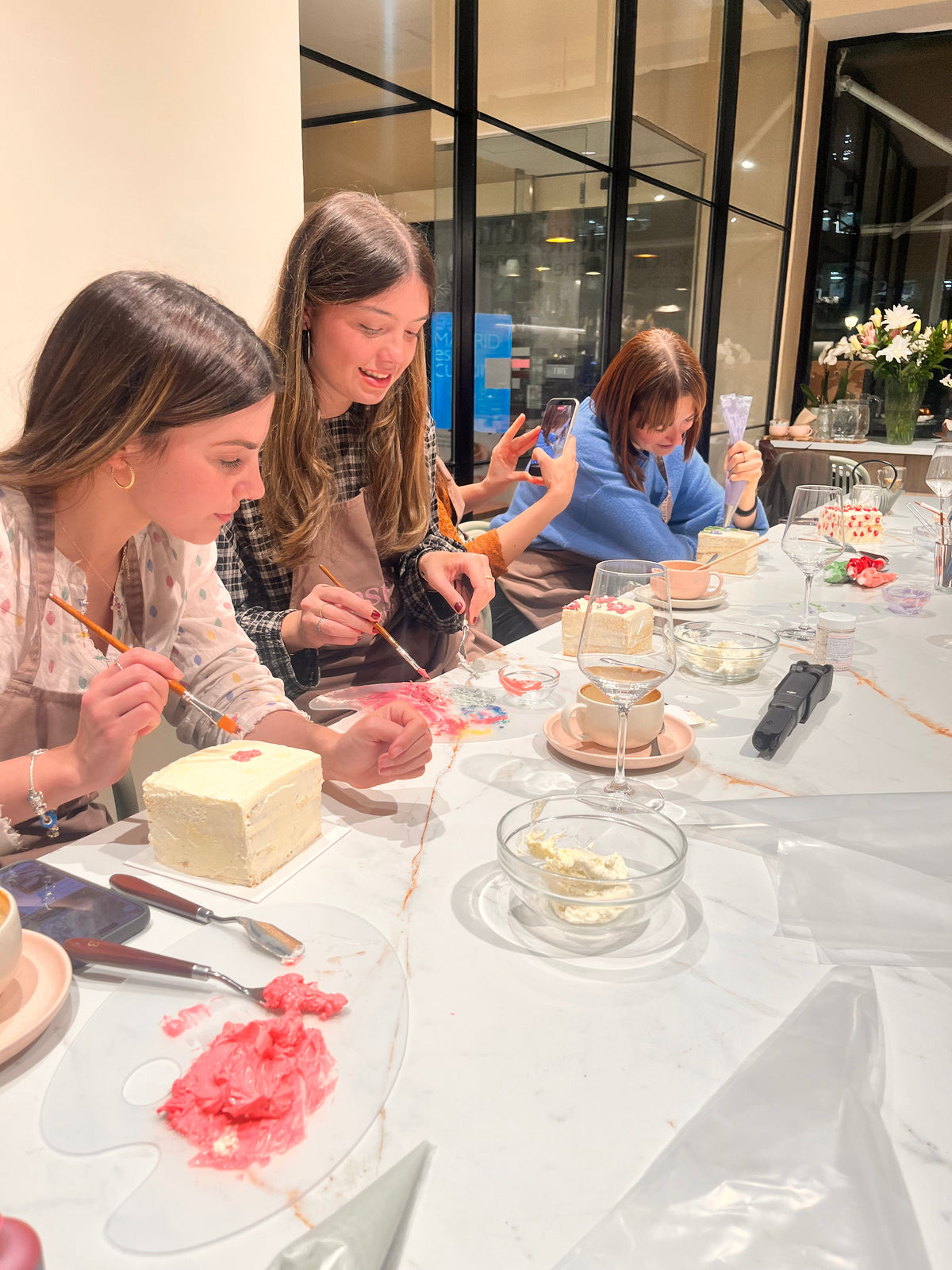 Cake & Wine: una tarde creativa con copa en mano